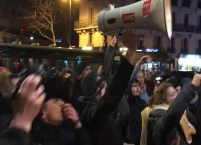 معترضان فرانسوی ماکرون را هو کردند