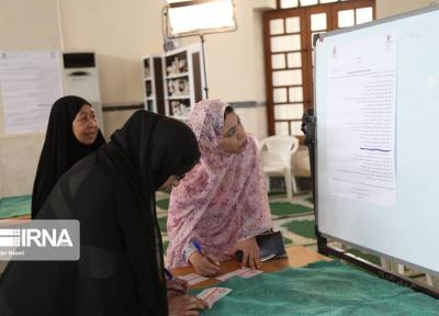 خبرنگاران پوشش رنگین کمانی دختران رای اولی هرمزگان درپای صندوق های رای