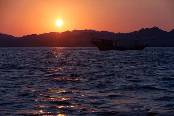 قیمت تور عمان: جهانگردی ایرانی به مناسبت روز خلیج فارس از عمان تا خلیج فارس شنا می نماید
