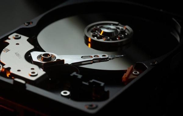 چرا به جای حافظه SSD باید هارد دیسک (HDD) بخرید؟