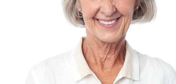 3 راهکار برای مقابله با چروک پوست گردن 3 راه چاره برای مقابله با چروک پوست گردن